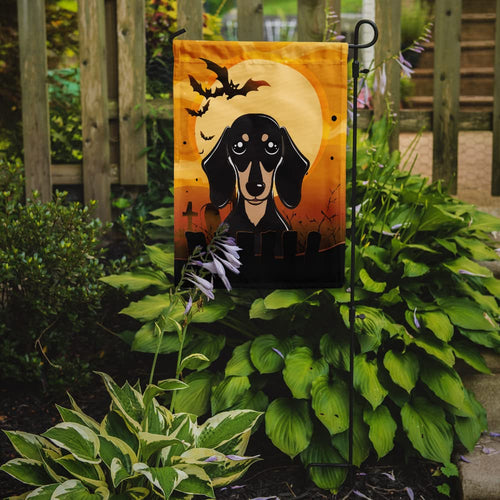 Caroline's Treasures BB1773GF Halloween Smooth Black and Tan Dachshund Garden Flag Mailbox Flag Decorative Yard Flag Banner Outside Patio Artwork Yard Flower Beds, Garden Size, Multicolor